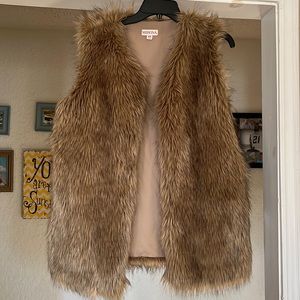 Women’s Merona Faux Fur Tan Vest